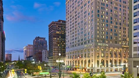 best hotels in detroit downtown